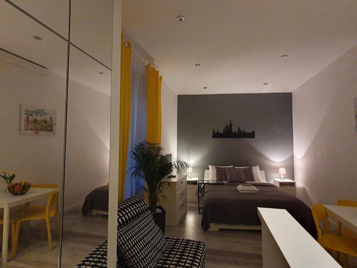 L-2 Krakow Center Studio O&P Apartfamily Ngoại thất bức ảnh